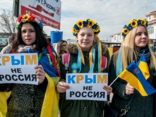 Жители Крыма все сильнее скучают по жизни в Украине: крымчане тайно рассказали, как их жизнь в России превратилась в настоящий ад