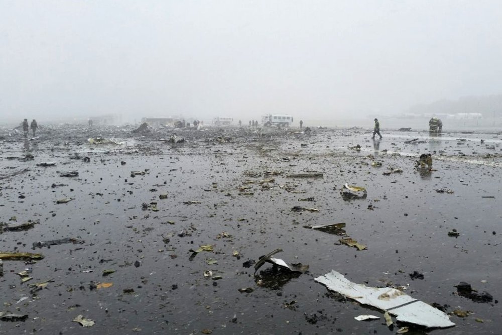 Разбившийся в Ростове Boeing-737-800, согласно данным камер наблюдения, падал еще до посадки, в авиакатастрофе, возможно, есть вина пилотов – эксперт