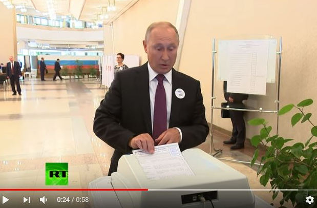 ​"Восстание машин" по-российски: Путин оскандалился с "умной урной", пока ОМОН дубинками колотил протестующих