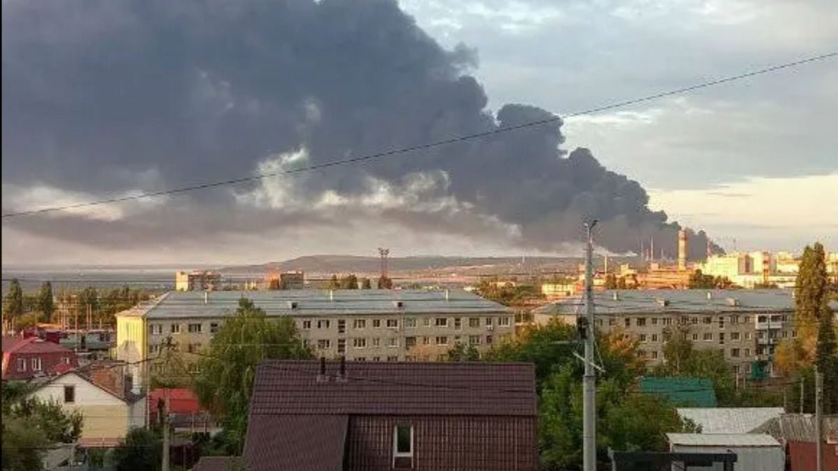 ​Саратовский НПЗ остановил прием нефти: эксперты рассказали, как ситуация скажется на россиянах, – Bloomberg