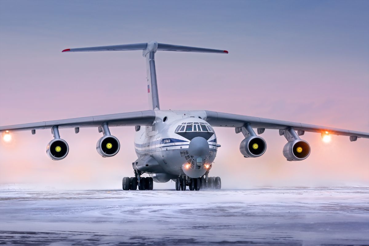 Шойгу что-то скрывает: МЧС РФ прогнали с места крушения Ил-76 - росСМИ