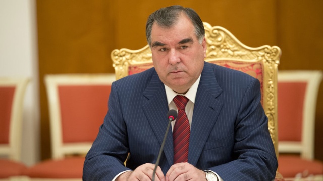 Таджики сделали из своего Президента царя