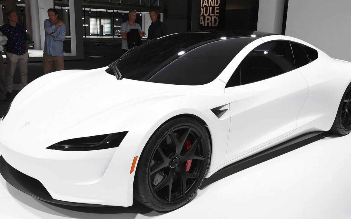 Самый быстрый и самый крутой: Илон Маск рассказал о спорткаре Tesla Roadster