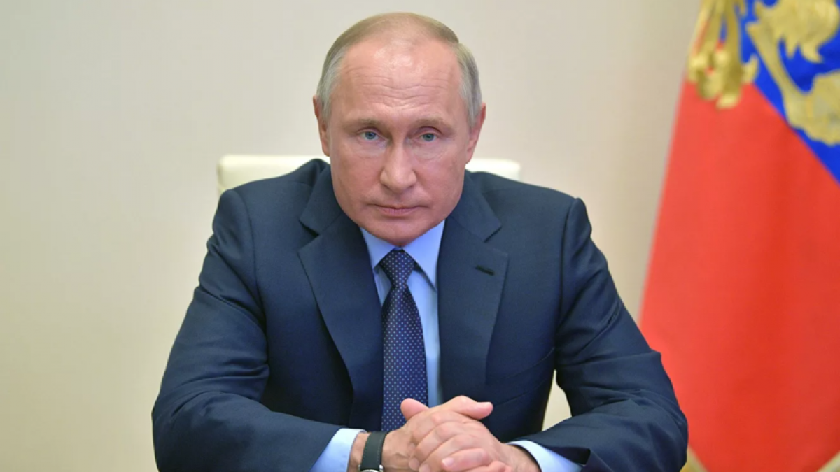 Путин рассказал, что помешало развитию экономики РФ: "Мы в долгах все, как в шелках"