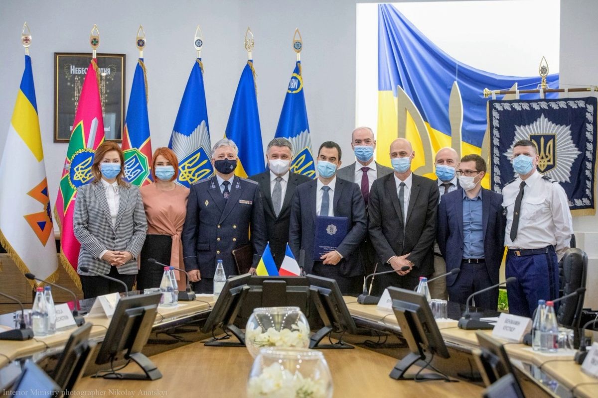 Украина будет производить вместе с Францией машины для спасателей - соглашение подписано
