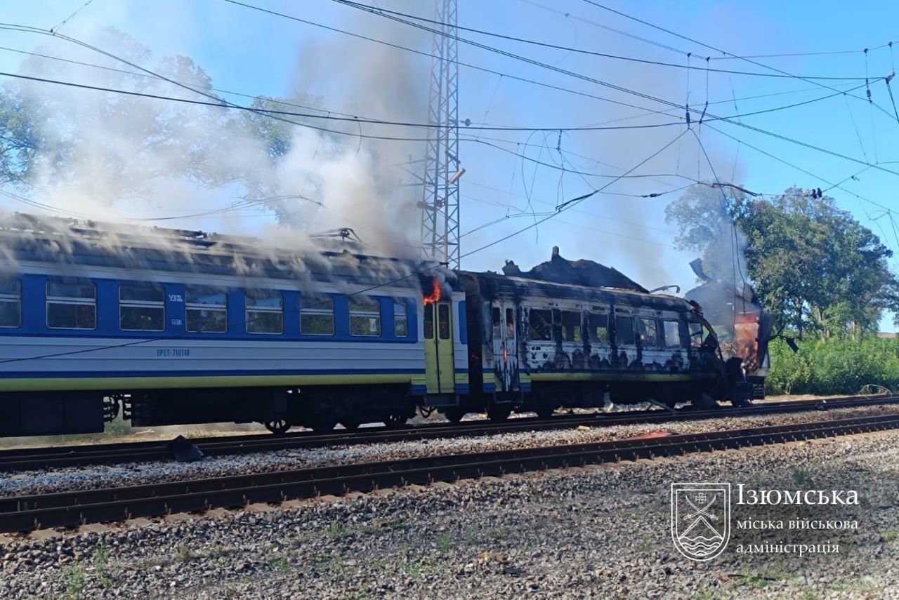 Оккупанты ударом БПЛА разбили поезд Харьков - Изюм: сожжен вагон, много пострдавших