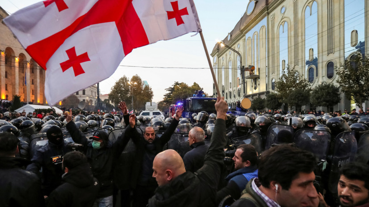 В Грузии оппозиция зовет людей на улицы: стала известна причина