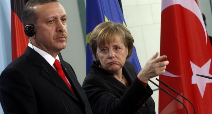 Германия отказалась спонсировать Турцию: Меркель не хочет сотрудничать со страной, в которой нет правовой определенности