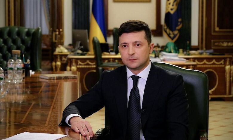 Новое "ноу-хау" от "Слуги народа": украинцам хотят запретить жаловаться на президента и Раду