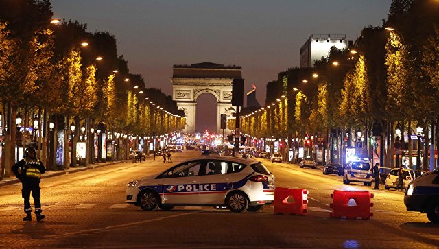 Перестрелка в центре Парижа: появились видео и новые данные о смертельном ЧП на Елисейских полях