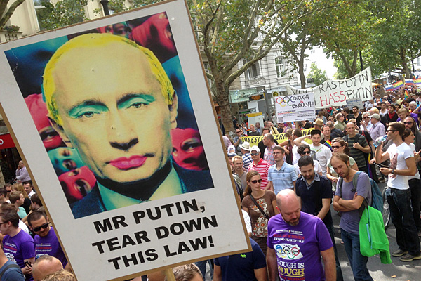 СМИ: Элтон Джон побеседовал с Путиным о правах ЛГБТ