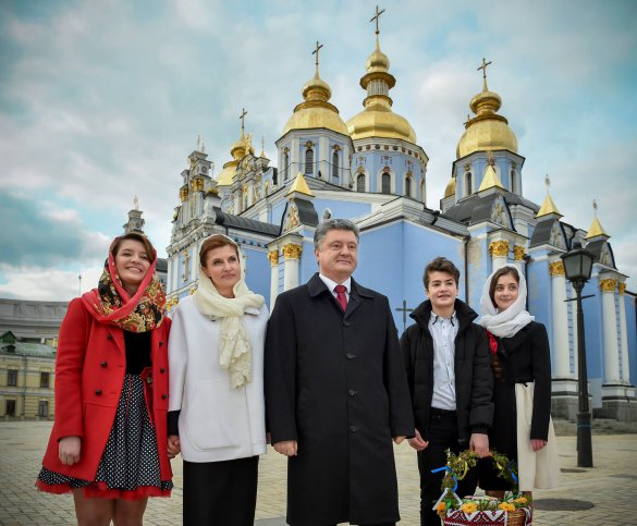 Порошенко поздравил украинцев с Пасхой: Главное сегодня – наше единство и взаимная поддержка