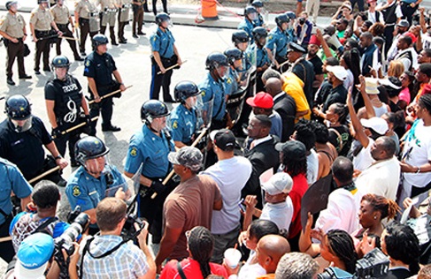 В Лос-Анжелесе люди митингуют против жестокости полиции - СМИ