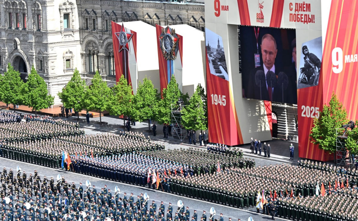 Москвичи, отвечая на вопрос о параде, признали, что "что-то пошло не так", и заявили о поражении Путина 