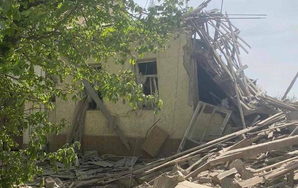 Российские "освободители" сбросили бомбу на Берислав – появились фото разрушений и данные о пострадавших