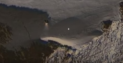 Прожектор инопланетян обнаружен в Антарктиде: ученые в большом замешательстве от увиденного - фото