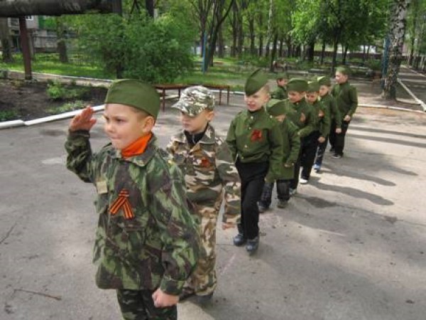 Шобла "ДНР" устроила "Гитлерюгенд" в Донбассе: вместо "низшей расы" – дети-"бандеровцы" – Аброськин