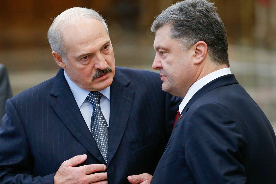 ​"Согласился. Год терпел", – Лукашенко рассказал о "серьезном" разговоре с Порошенко об СНГ