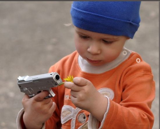 "Грады" и БТРы можно купить в киевских супермаркетах