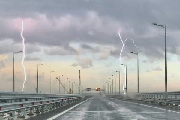 "Выжжет металл", - Керченский мост может ждать скорое разрушение