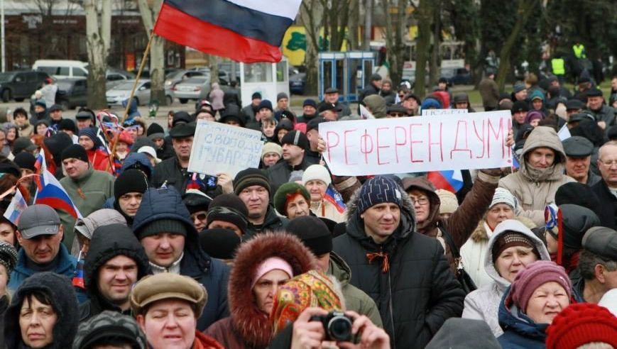 "Недовольны все, но против боевиков никто не пойдет": жители "ДНР" ровно месяц живут без Vodafone и в тихом кругу проклинают "освободителей"