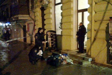 Милиция Одессы взорвала подозрительную сумку в центре города