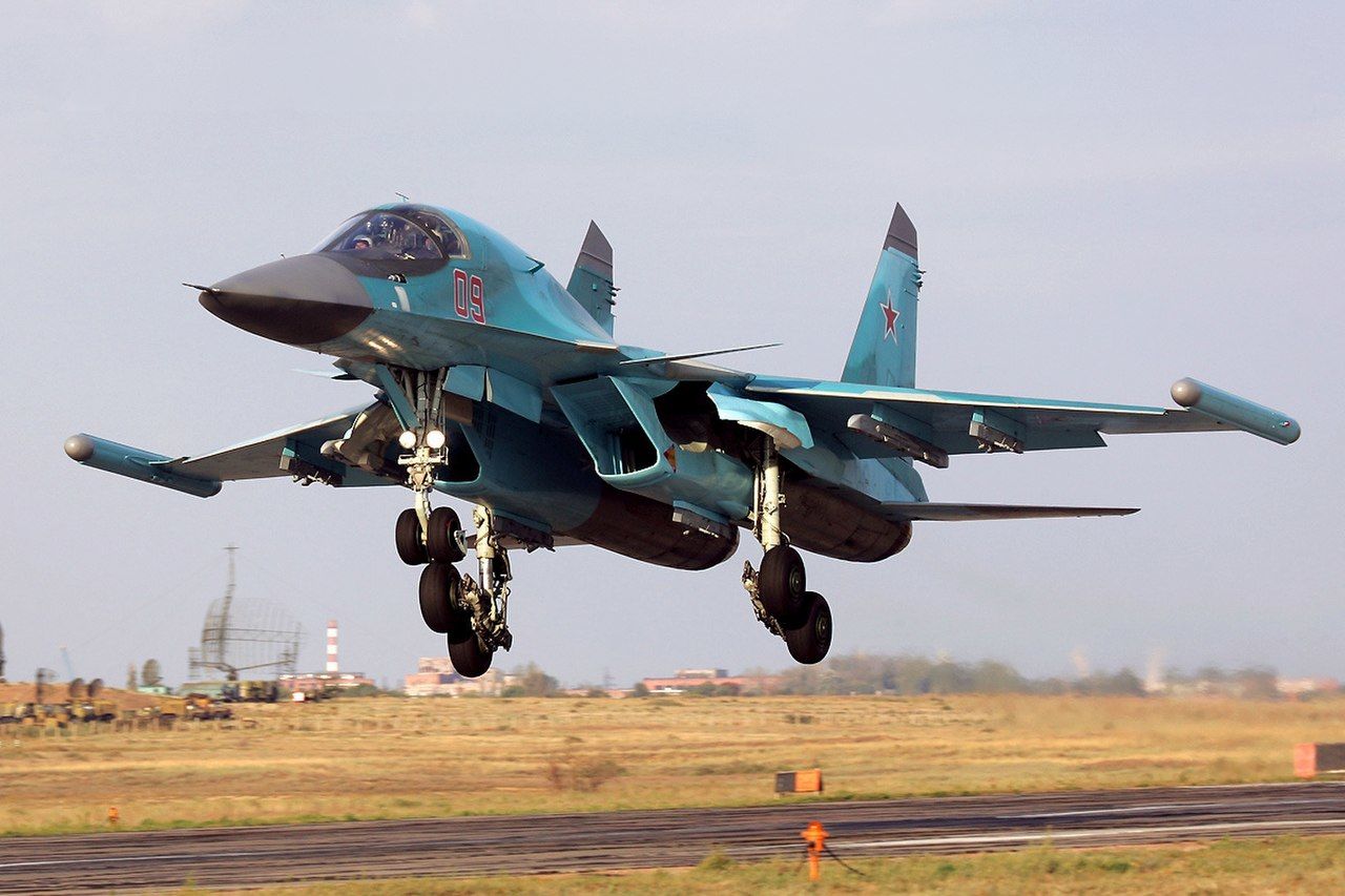 ​В Крыму "самодемилитаризовался" Су-34: российский истребитель рухнул в поле