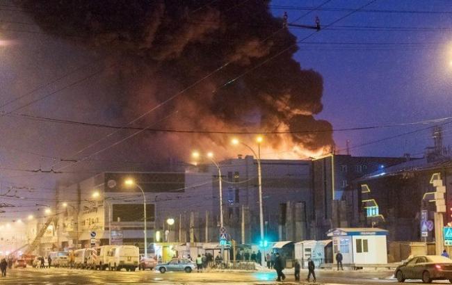 Официальное число жертв трагедии в Кемерово неумолимо растет: в РФ признались в гибели 48 людей, десятки пропали на пожаре 