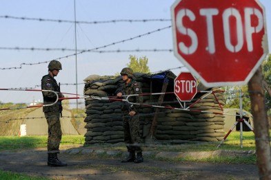 В Мариуполе слышны залпы из тяжелых орудий