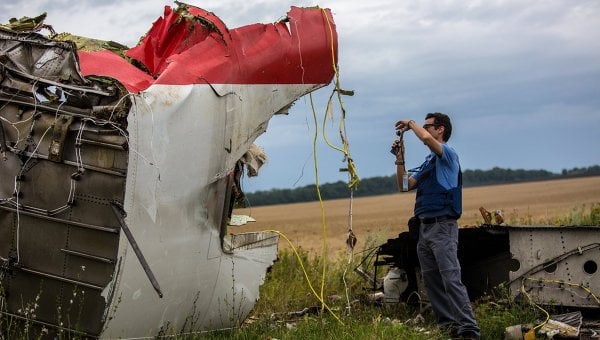 Гройсман: Коридор, для миссии ОБСЕ к месту падения Боинга, остается открытым