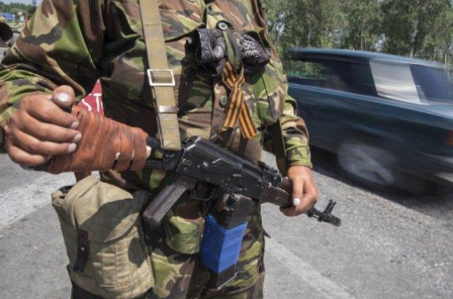 "Абизяна как взъерепенилась: я на позициях кровь проливал!" - в Донецке из маршрутки выгнали террориста "ДНР" с боевой подругой. Соцсети в восторге