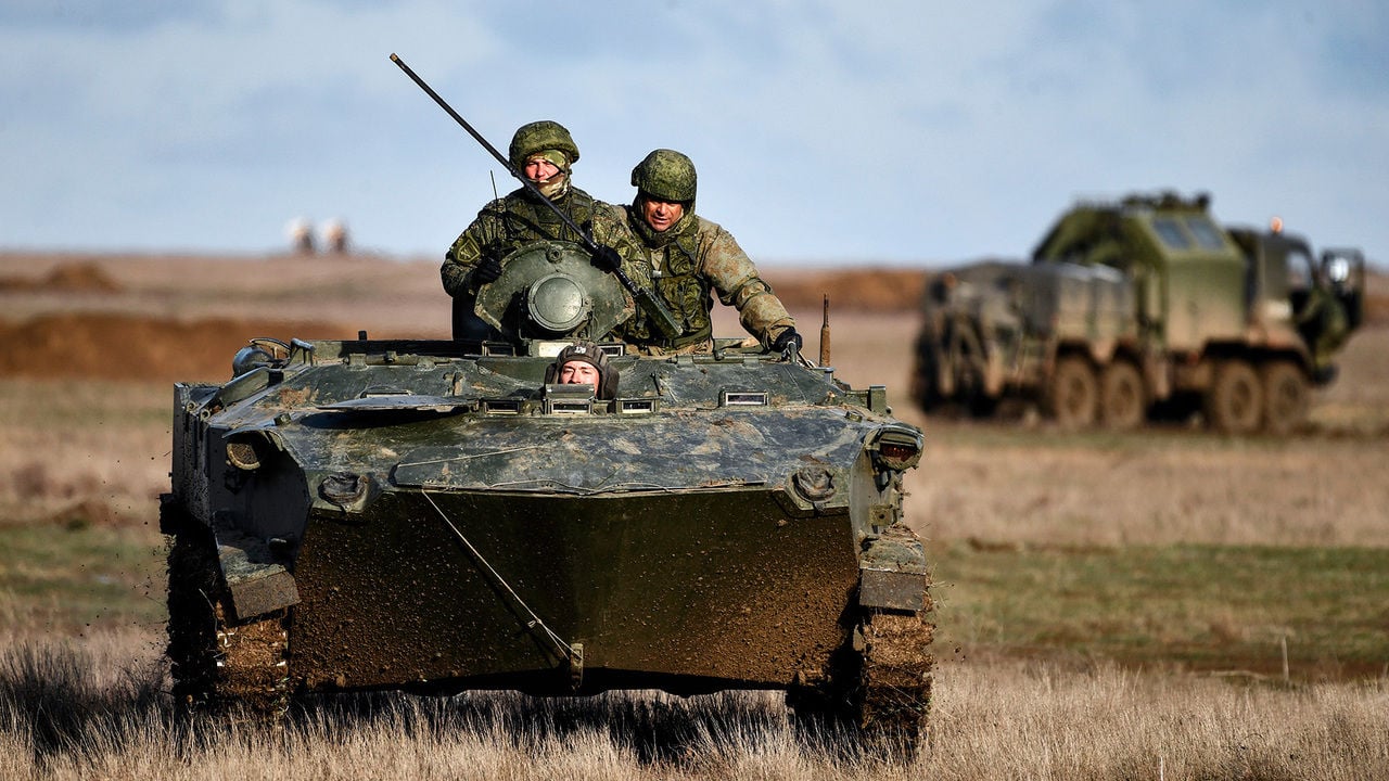 ​Россия проведет масштабные учения на границе с Украиной: озвучены детали