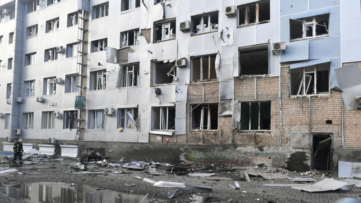 ​"Война кланов", – Федоров поделился деталями взрыва в центре Мелитополя возле здания телекомпании