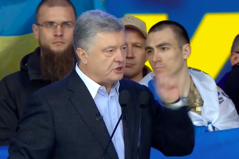 ​"Вы, Владимир, не кот в мешке, вы - мешок", - Порошенко на "Олимпийском" высказал Зеленскому все, что думает - кадры