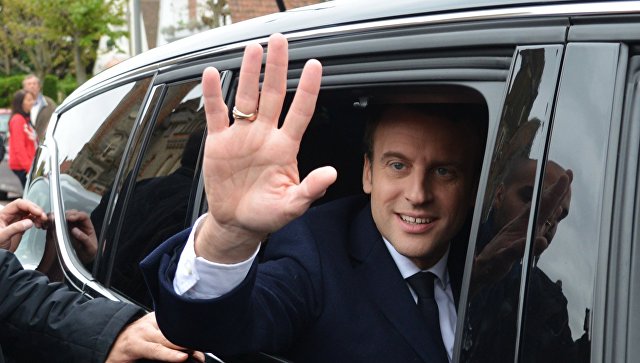 В штабе Макрона, лидирующего кандидата на президентских выборах во Франции, выгнали пропагандистов Кремля