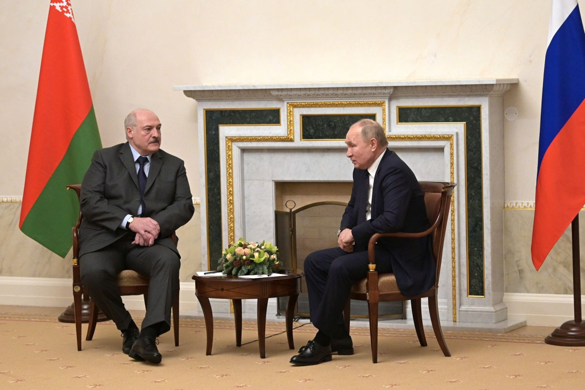Путін пообіцяв Лукашенку ввести війська РФ до Білорусі під час майбутнього "референдуму"