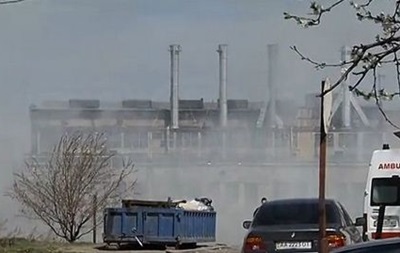 ​В Киеве горит речной порт. Охрана не пускает пожарных