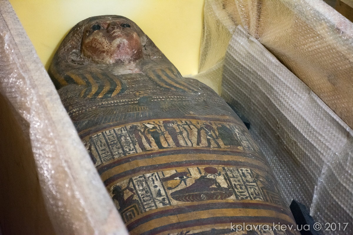 Киево-Печерская лавра выставила для обозрения найденную древнеегипетскую мумию – опубликованы фото