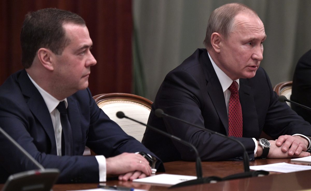 Блогер Эль Мюрид пояснил смысл отставки правительства Медведева