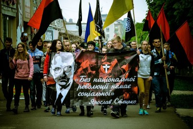 Мариупольские националисты выступили с баннерами "Смерть врагам"