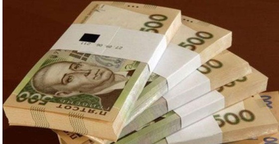 Мошенник, представившийся банкиром, снял со счета пенсионерки более 47 тысяч гривен