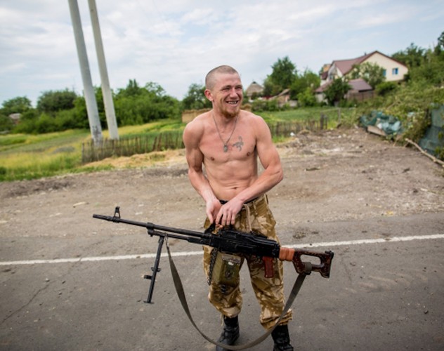 Боевики обвинили прибалтов в подрыве Моторолы: сепаратисты выложили в Сеть фотографии латышского “наемника” 