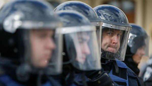 Киев в ожидании больших протестов и блокирования госструктур: Крещатик перекрыт, возле ВР и Нацбанка - усиленные кордоны полицейских