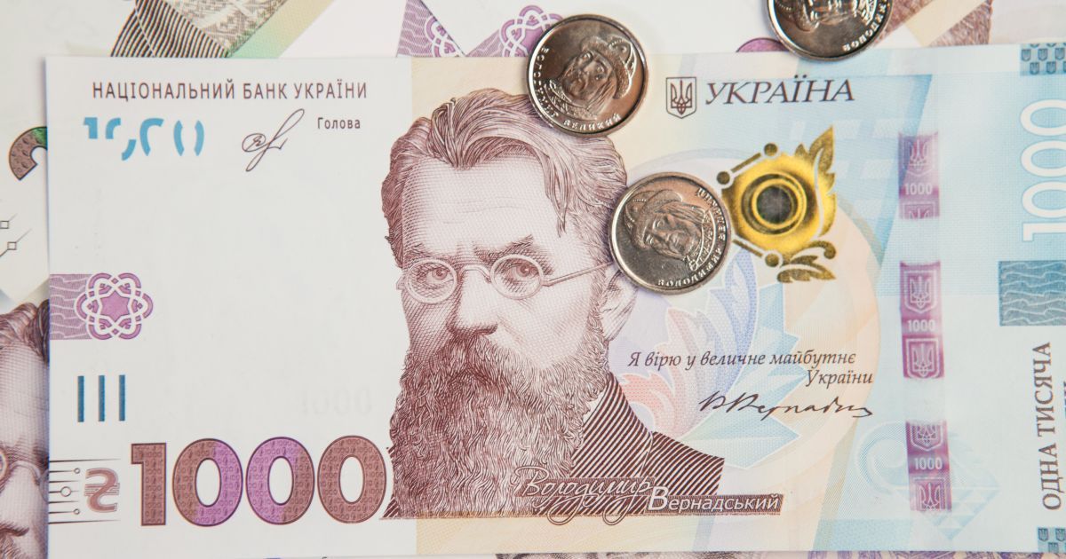 Украинцы пожаловались на новую тысячу: кассиры в панике от новой купюры