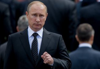 Путин снова опоздал на встречу и пришел к иностранным журналистам в полночь