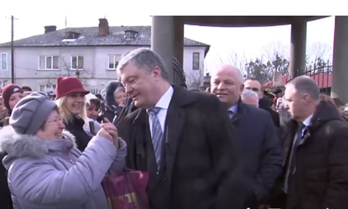 Одно-единственное видео, доказывающее, что Порошенко - лидер украинцев: кадры