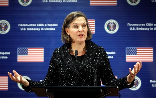 ​В Киев с инспекцией летит Виктория Нуланд