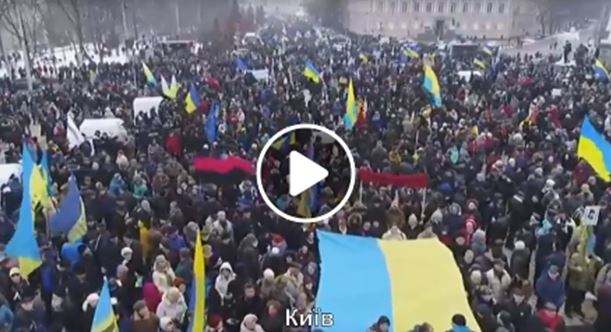 Тысячи сторонников Саакашвили вышли на улицы Киева для проведения Марша и предупредили о "майданах" в нескольких городах Украины - кадры