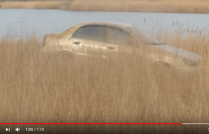 Ребенка утопили живьем в автомобиле с расстрелянными родителями: в аннексированном Крыму семью зверски убили на сделке по обмену авто – кадры