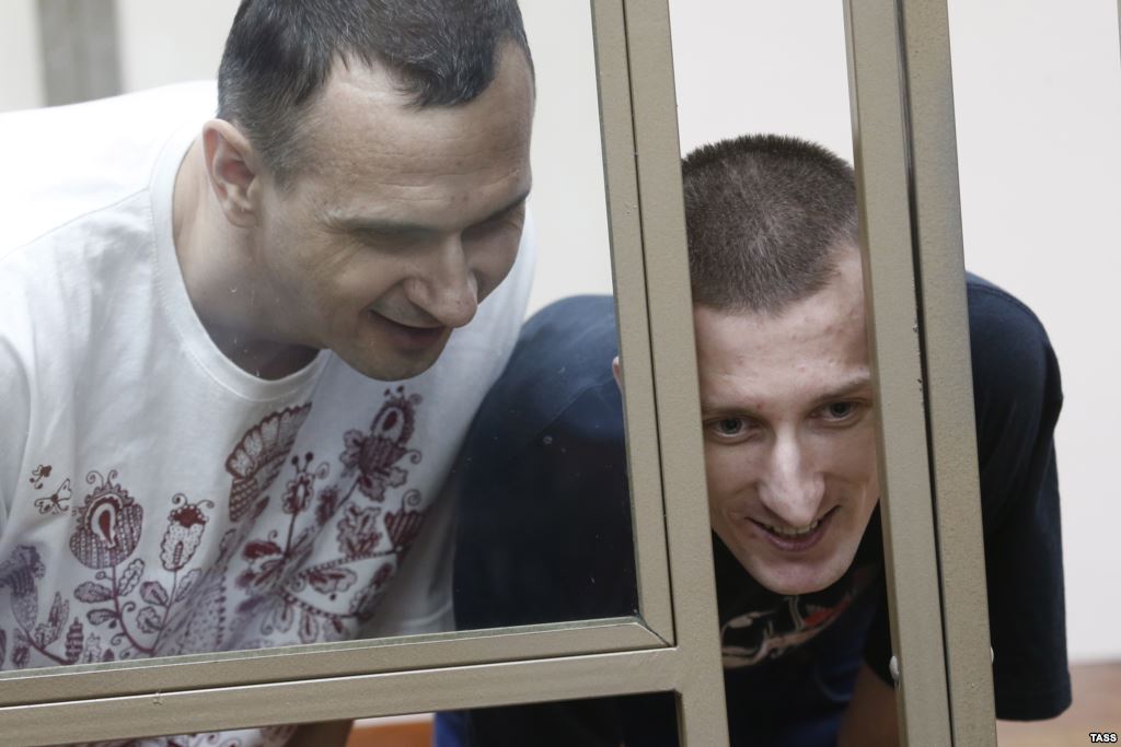 Осужденных украинских активистов суд РФ отправил отбывать срок в Иркутск и Челябинск